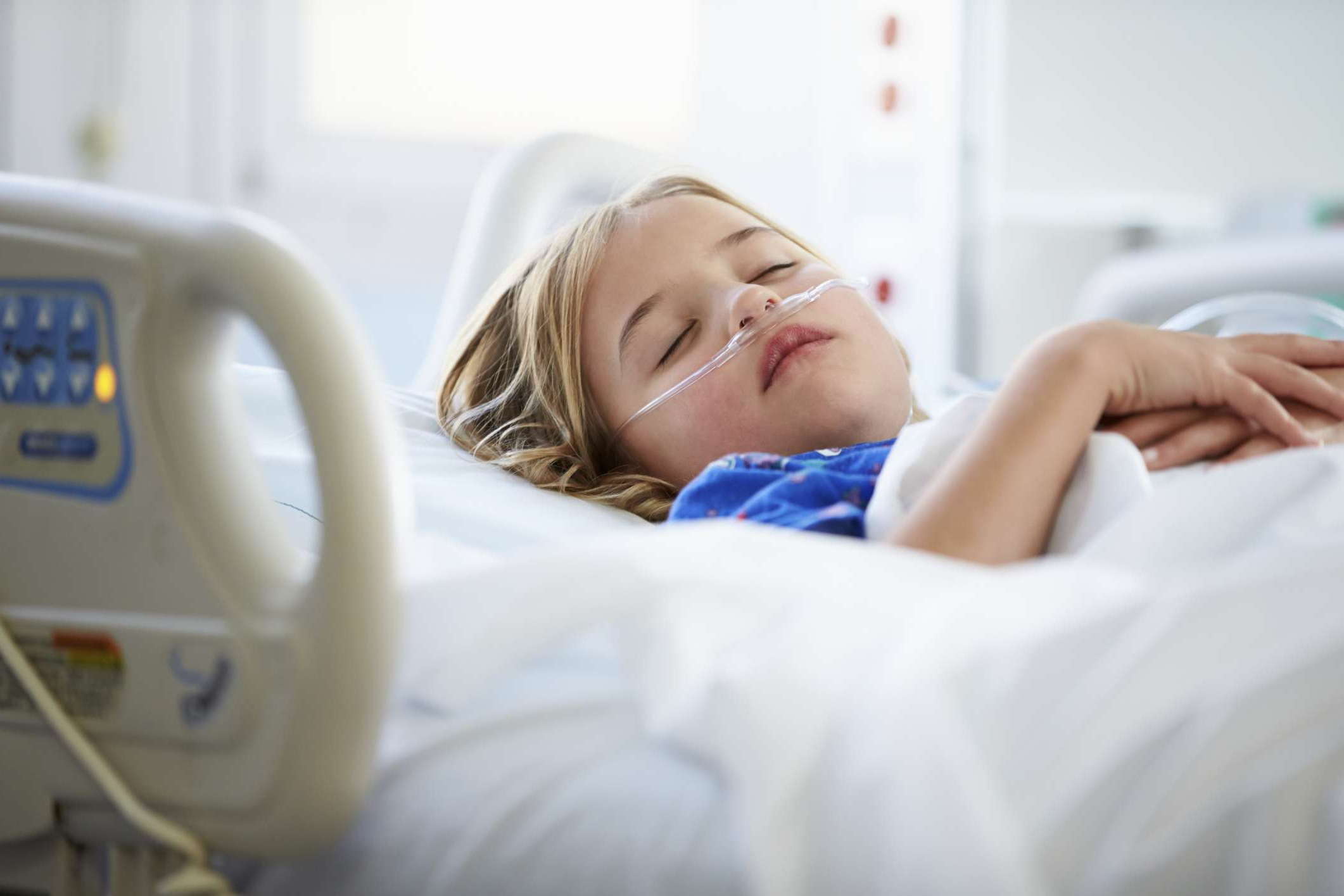Детский инсульт: причины, симптомы и лечение