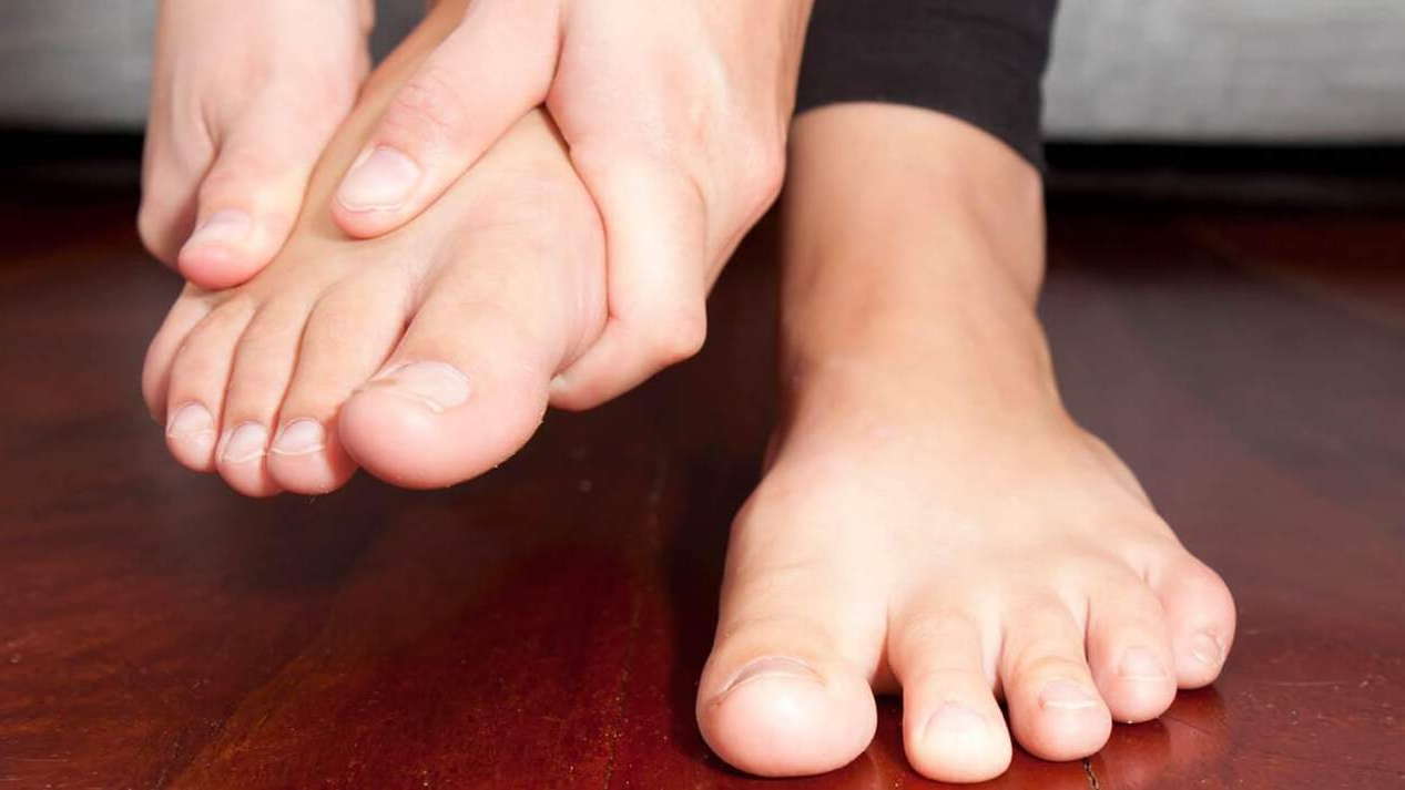 Боль в ступнях и «косточки» на пальцах