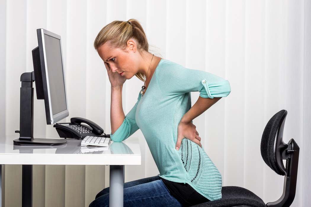 Офисный работник болит спина неправильная осанка