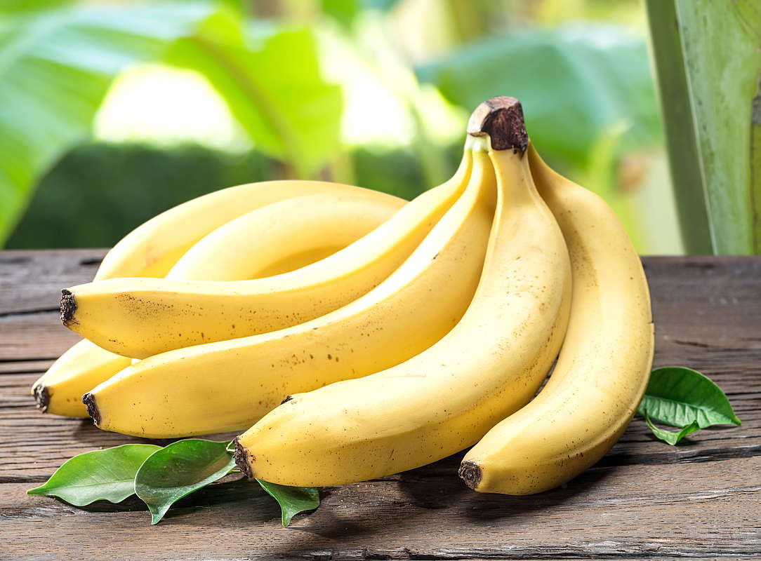Бананы на столе